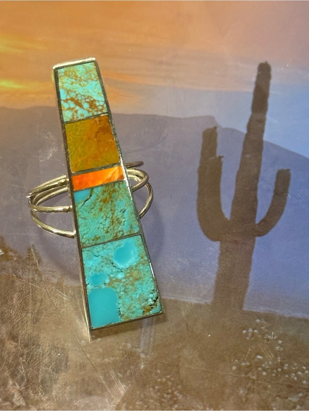 Harold Smith Native American Inlay Ring
Signed by the artist
Size 8 1/4 - Picture 2 of 11